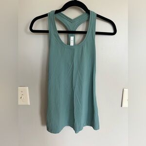 Lululemon tank top size 6